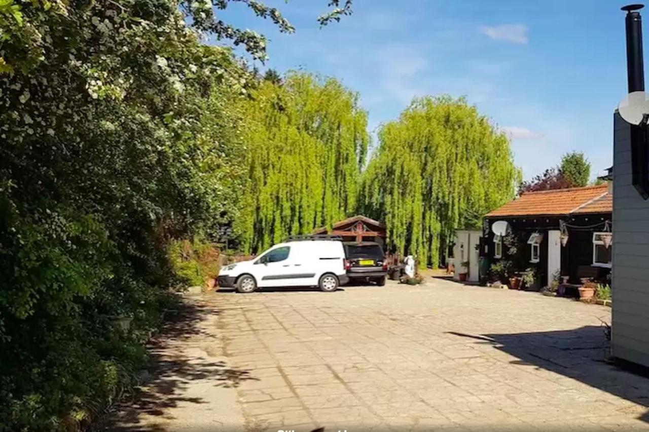 Ottleys Guest House Theydon Bois Exterior photo